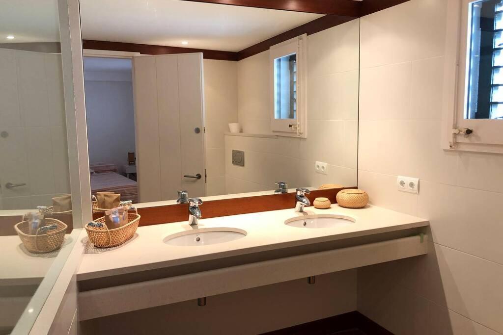 Roques - Casa En Primera Linea De Mar En Ferienhaus